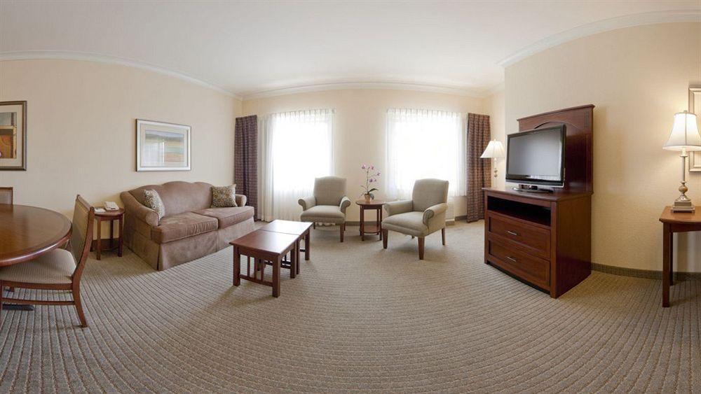 Staybridge Suites San Antonio Sea World By Ihg Exterior photo